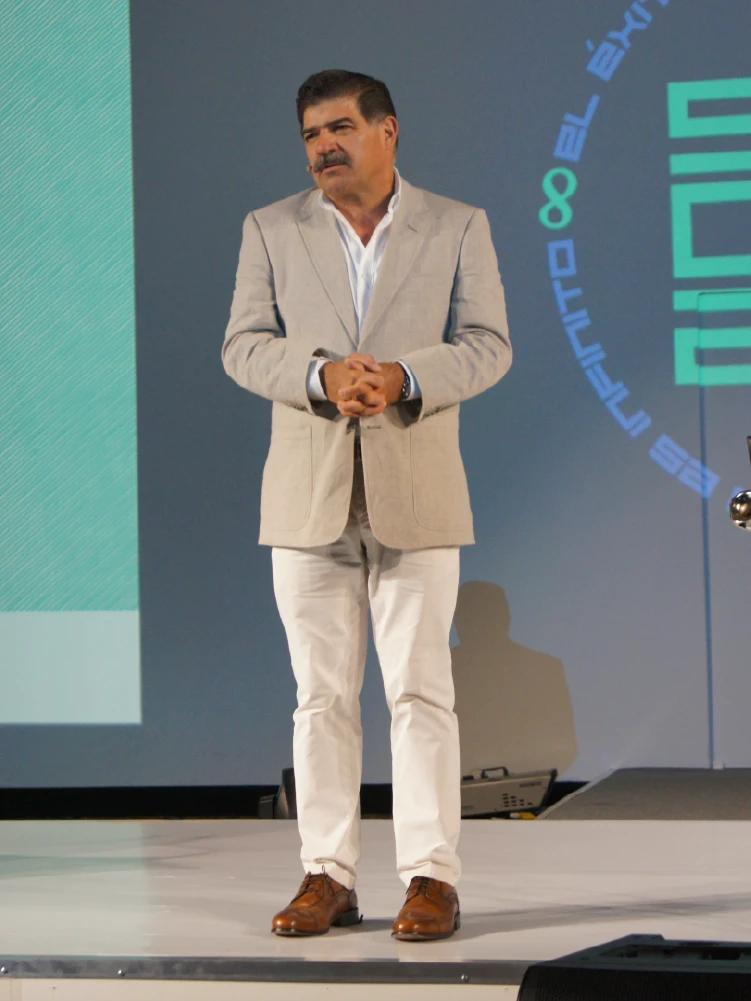 Alejandro Molina 05
