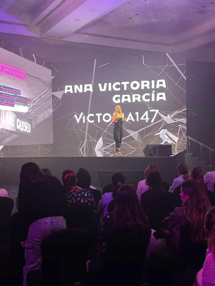 Ana Victoria García-06