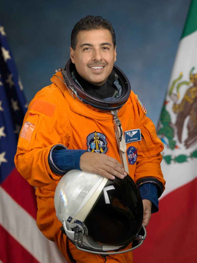 José Hernández-02