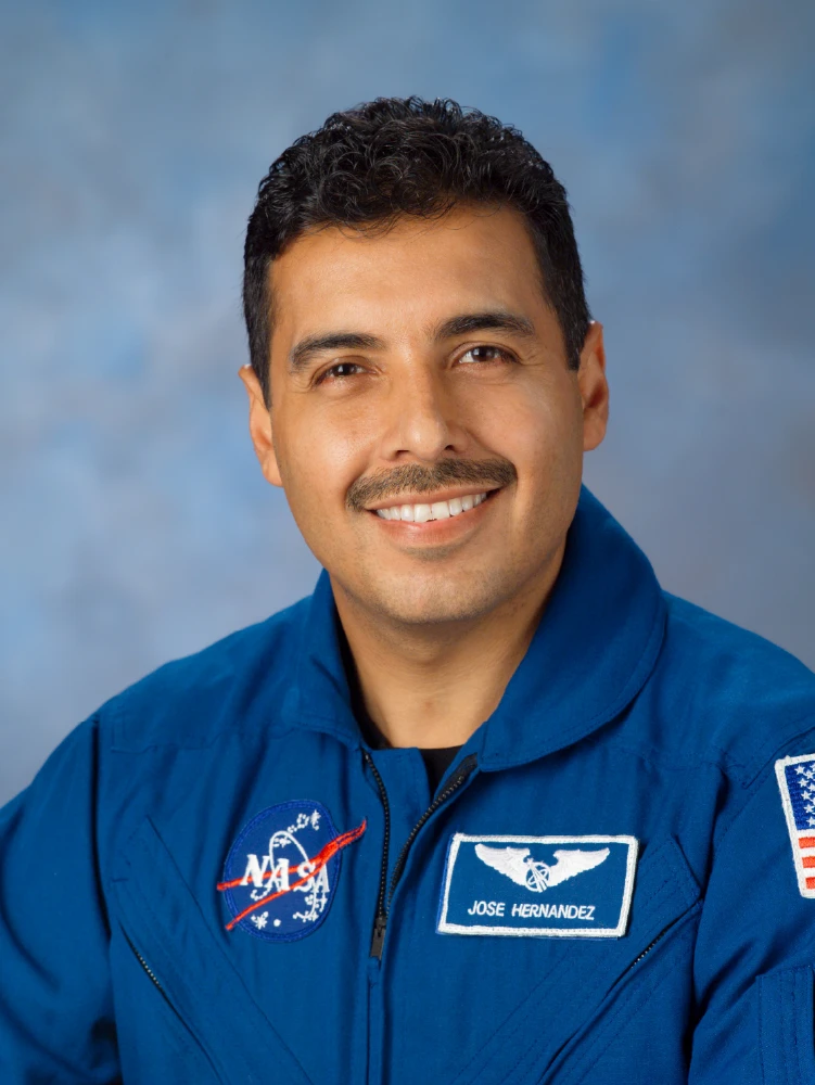 José Hernández-06