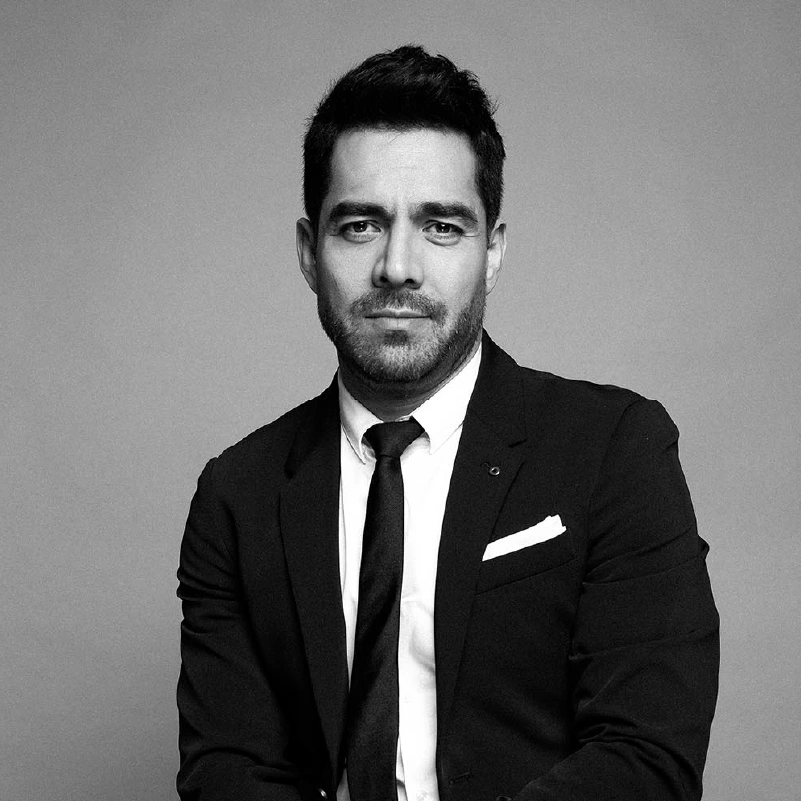 Omar Chaparro conferencista experto en cine, TV y radio, miembro de The Speaker.